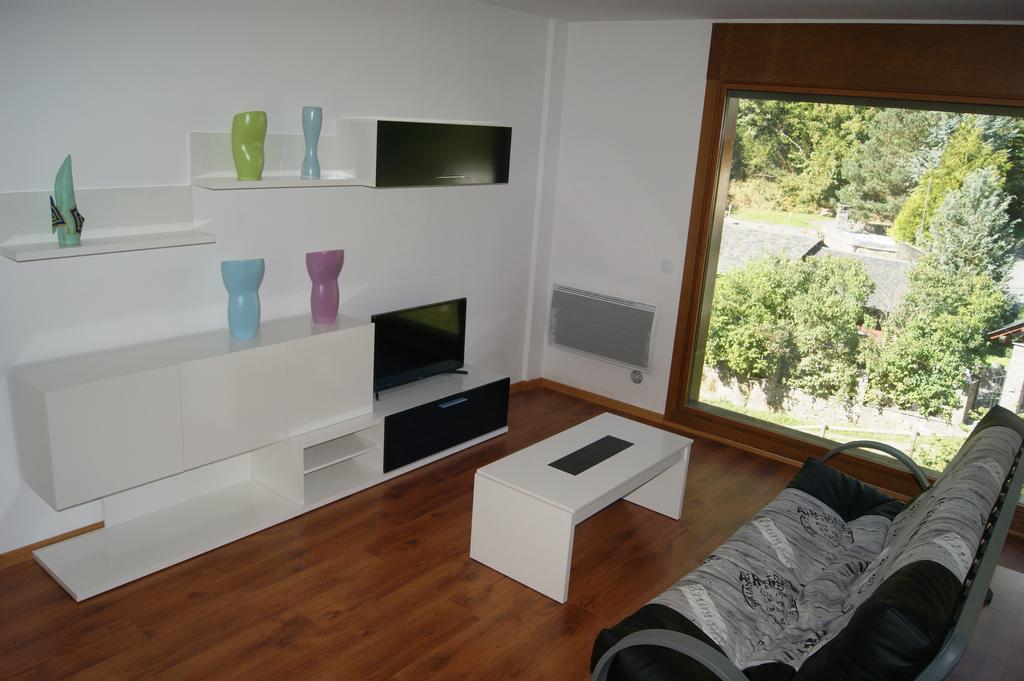 Apartaments Els Esquiadors Llorts Luaran gambar