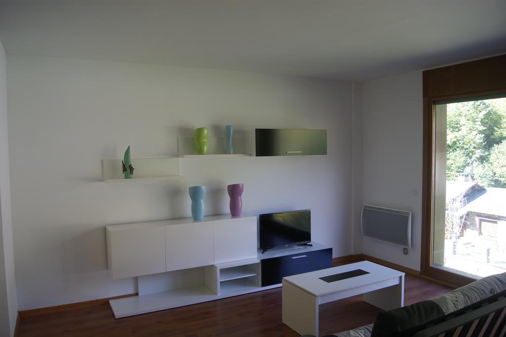 Apartaments Els Esquiadors Llorts Luaran gambar