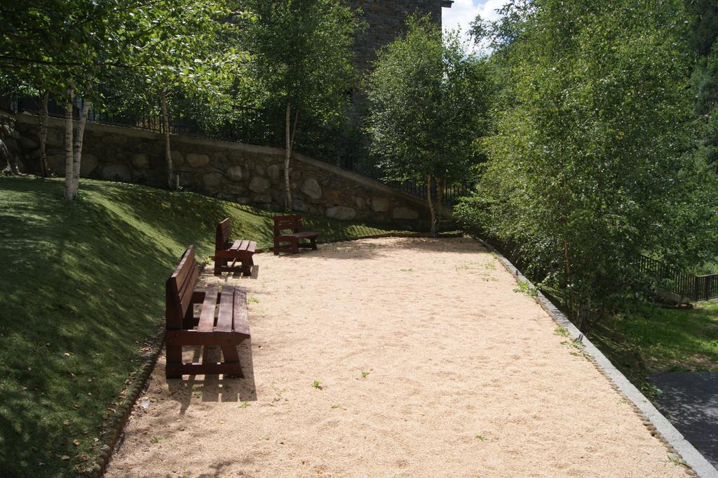 Apartaments Els Esquiadors Llorts Luaran gambar