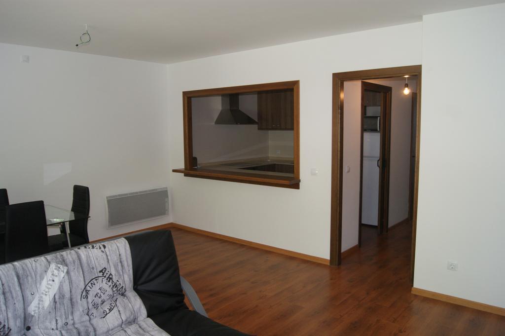 Apartaments Els Esquiadors Llorts Luaran gambar