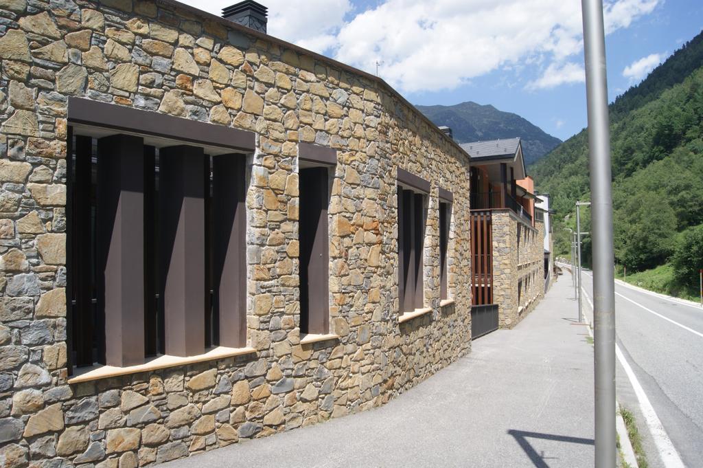 Apartaments Els Esquiadors Llorts Luaran gambar